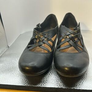 Rockport shoes very lightly used. Color black with Pharrell opening size 8.​​​